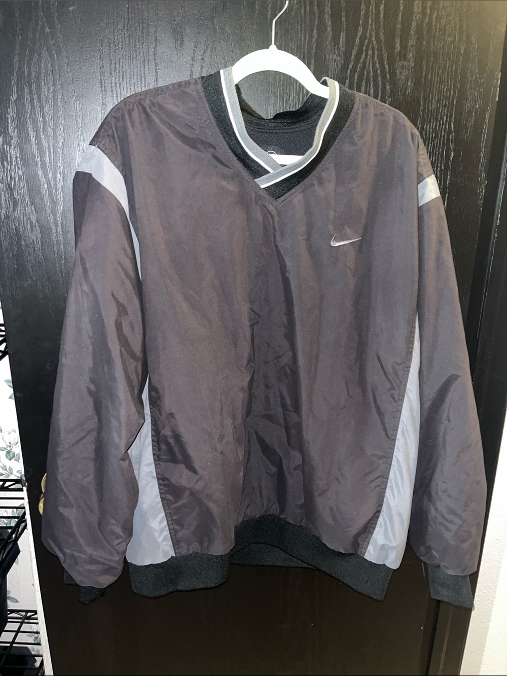 Nike Men’s Black and Gray V‑Neck Pullover Windbreaker
